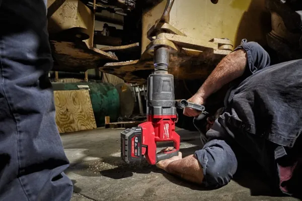 Гайкокрут акумуляторний 1" MILWAUKEE, M18 ONEFHIWF1DS-0C, 2711Нм (кейс) купить онлайн