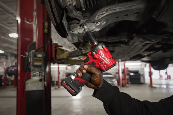 Гайковерт акумуляторний 3/8'' MILWAUKEE з кільцем M12 FCIWF38G3-0, 745Нм заказать