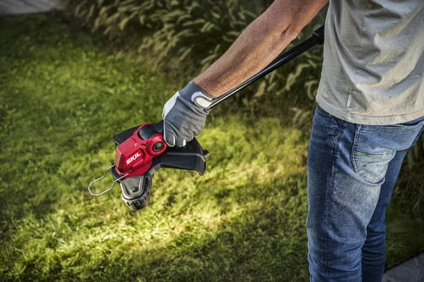 Тример садовий акумуляторний SKIL 0241 CA 20В ліска 30см 1х2.5А·год 2.3кг в наличии