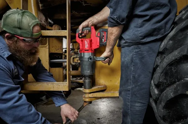 Купить Гайкокрут акумуляторний 1" MILWAUKEE, M18 ONEFHIWF1DS-0C, 2711Нм (кейс) со скидкой