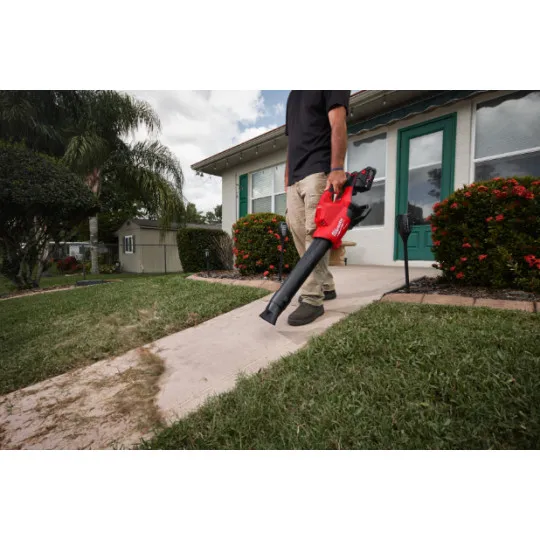 Купить Повітродувка акумуляторна MILWAUKEE M18 F2BL-802 (2Х18В) (ЗП+2ак.Х8Аг) FORGE™