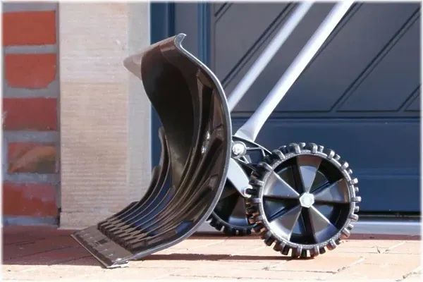 Купить Лопата для снега HECHT 661 GT со скидкой