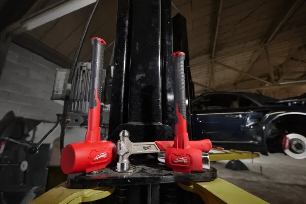 Молоток 790 g купити в Україні