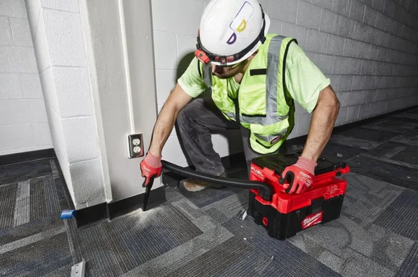 Заказать Пилосос акумуляторний PACKOUT MILWAUKEE, M18 FPOVCL-0 с доставкой