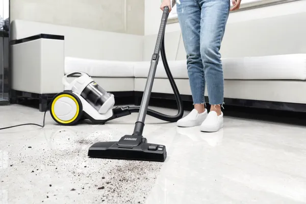 Пилосос Karcher контейнерний VC 3 Plus Premium, 1600Вт, конт пил -0.9л, вага-4.4кг, HEPA 13, білий ціна в Україні