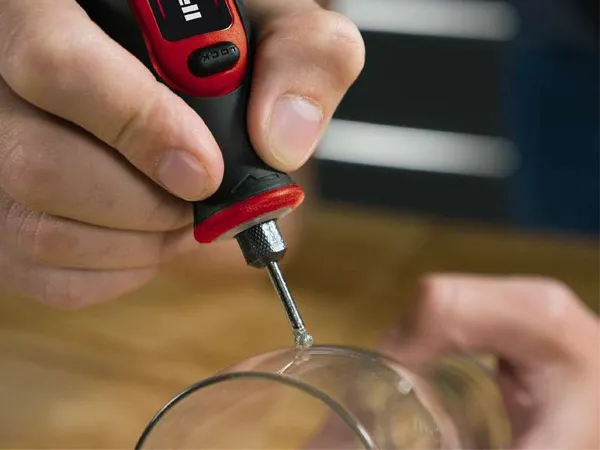 Шлифмашина шлифувально-гравировочная аккумуляторная Einhell TE-MT 7.2 Li, 7.2В, 5500-26000об/мин, 51 насадка, 1.2кг купить онлайн