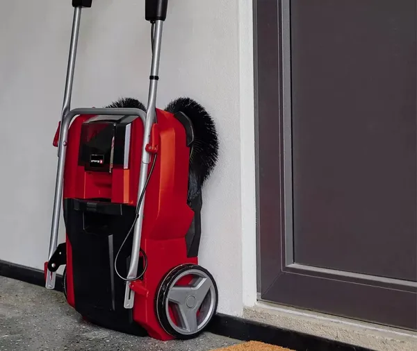 Подметальная машина аккумуляторная Einhell TE-SW 18/610 Li - Solo, PXC, 18В, ширина 610 мм, бак 20 л, 1800 м2/ч, 10.3 кг (без АКБ и ЗУ) заказать