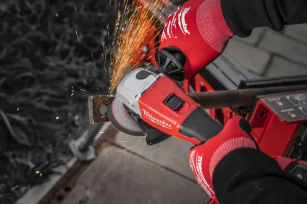 Купити Шліфмашина кутова акумуляторна Milwaukee M18 BLSAG125X-402X 125мм 18В 2x4А·год ЗП М12-18С 11000об/хв 2.4кг кейс